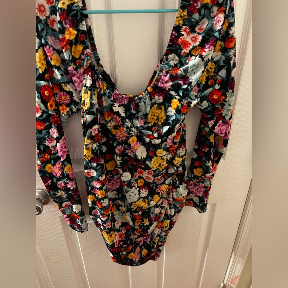 Wild fable flower patterned velvet dress WITH bunched side detail size LARGE